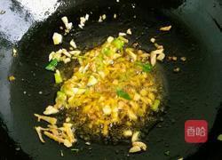 猪肉酸菜炖粉条的做法图解4