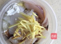 爽口西芹炒鲜尤的做法图解8