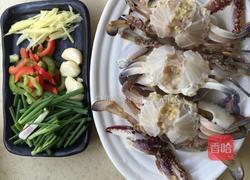 姜葱炒螃蟹的做法图解1