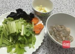 虾仁炒芹菜的做法图解2
