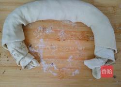 核桃仁锅盔的做法图解8