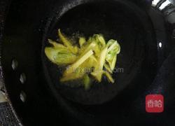 木耳炒黄花的做法图解5