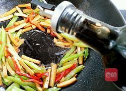 香干炒芹菜的做法图解13