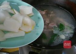 白萝卜豆腐排骨汤的做法图解3