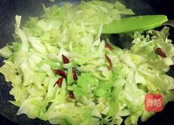 炝包菜丝的做法图解6