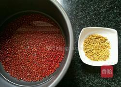 红豆桂花粥的做法图解1