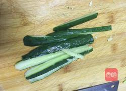 黄瓜拌凉皮的做法图解1