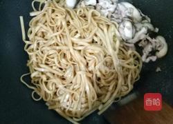 香菇炒面的做法图解6