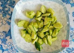 黄瓜炒豆腐的做法图解2