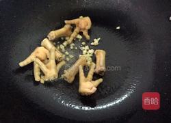 鸡爪焖黄豆的做法图解5