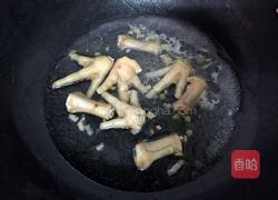 鸡爪焖黄豆的做法图解6