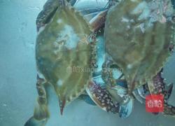 酱炒螃蟹的做法图解1