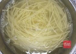 木耳土豆丝的做法图解2