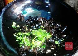 芹菜炒黑木耳的做法图解4