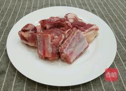 玉米山药炖排骨的做法图解1