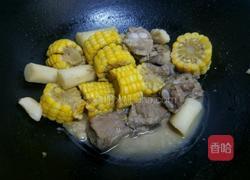 玉米山药炖排骨的做法图解11