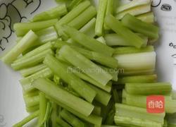 菱角西芹的做法图解3
