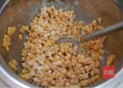 奶香玉米烙的做法图解2