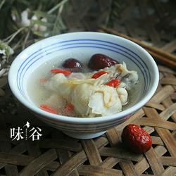 花旗参红枣炖鸡汤的做法[图]