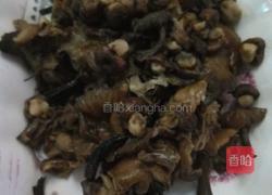 野蘑菇炖鸡的做法图解5