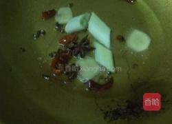 野蘑菇炖鸡的做法图解7