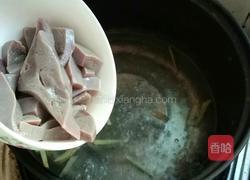 金针菇猪肝汤的做法图解5
