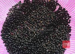 蜂蜜，醋泡黑豆的做法图解1