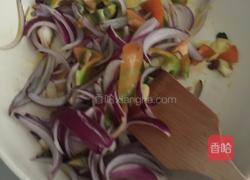 清炒洋葱木耳青椒（拌米饭）的做法图解4