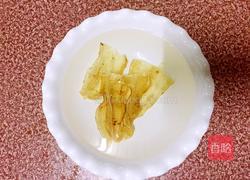 花胶杞子煲鸡脚的做法图解1