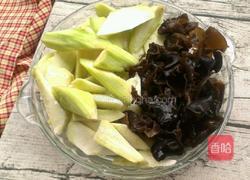 丝瓜木耳的做法图解1