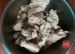 花生玉米排骨汤的做法图解3