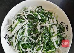 韭菜炒藕丝的做法图解3