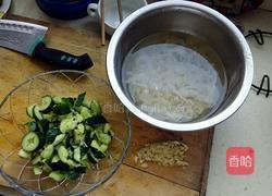 海蜇拌黄瓜的做法图解1