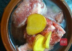 生地黑豆排骨汤的做法图解4