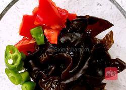 榛蘑炒土豆片的做法图解3