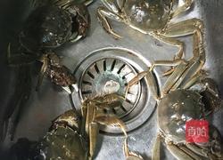 清蒸河蟹的做法图解1