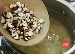 芡实枸杞银耳羹的做法图解5