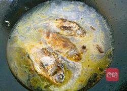 鲫鱼白萝卜汤的做法图解6