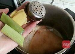 酱肘子的做法图解5