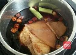 酱肘子的做法图解7