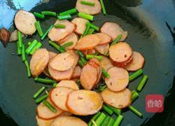 大蒜炒香肠的做法图解5