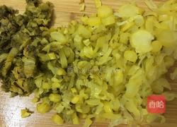 咸菜炒鸡蛋的做法图解3