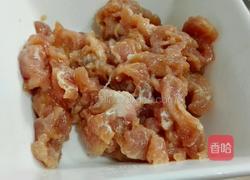 花菜炒肉的做法图解1