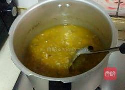 南瓜百合粥的做法图解3