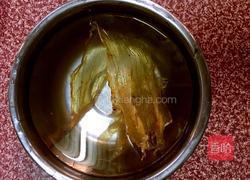 马蹄党参炖花胶的做法图解1