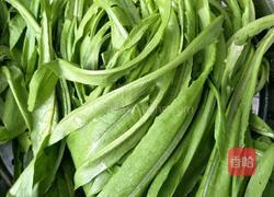 豆豉鲮鱼烧油麦的做法图解1