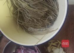 肉沫炒粉条的做法图解1