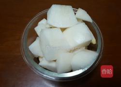 冰糖雪梨汁的做法图解2
