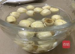 银耳莲子红枣羹的做法图解3