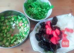 白菜木耳的做法图解3